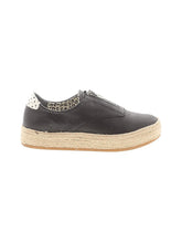1 shoe size - 7