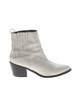 1 shoe size - 9 1/2