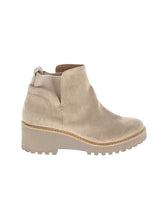 1 shoe size - 9