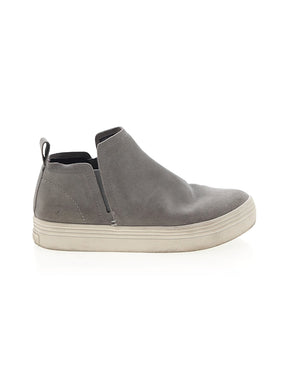 1 shoe size - 8