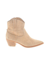 1 shoe size - 9 1/2