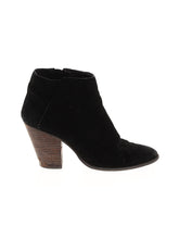 1 shoe size - 8