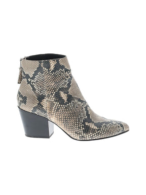 1 shoe size - 8