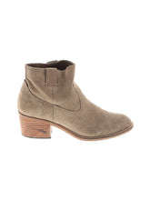 1 shoe size - 8