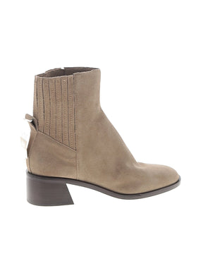 1 shoe size - 7